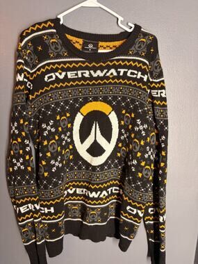 Overwatch Gamer Sweater size XL super nice quilted